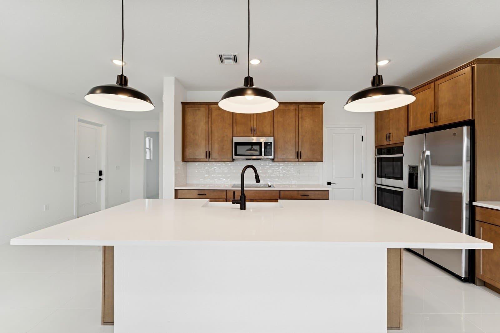 Kitchen with matte black accents