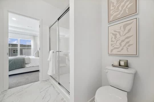 137713 Orchard Park Townhomes Beckfield Owner s Bath