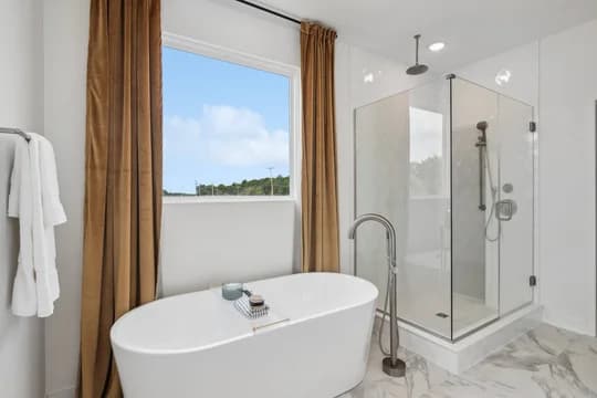 Central Ohio Collection Barcelona Primary Bath Classic Palette 6 Level