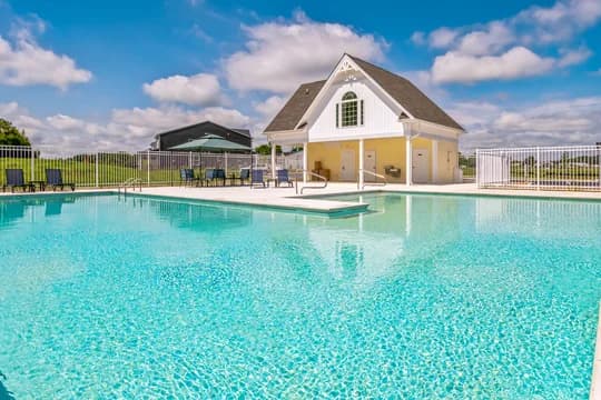 Bay Knolls Poolhouse and Pool