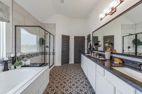 65204 River Farms Chase Owner s Luxury Bath