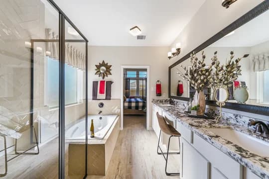 71584 Hunters Creek Savannah Owner s Luxury Bath