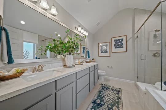 74424 Kirby Landing Lincoln II Owners Luxury Bath