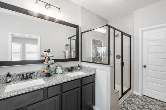 78404 Crosby Park Village Auburn Owners Bath-1