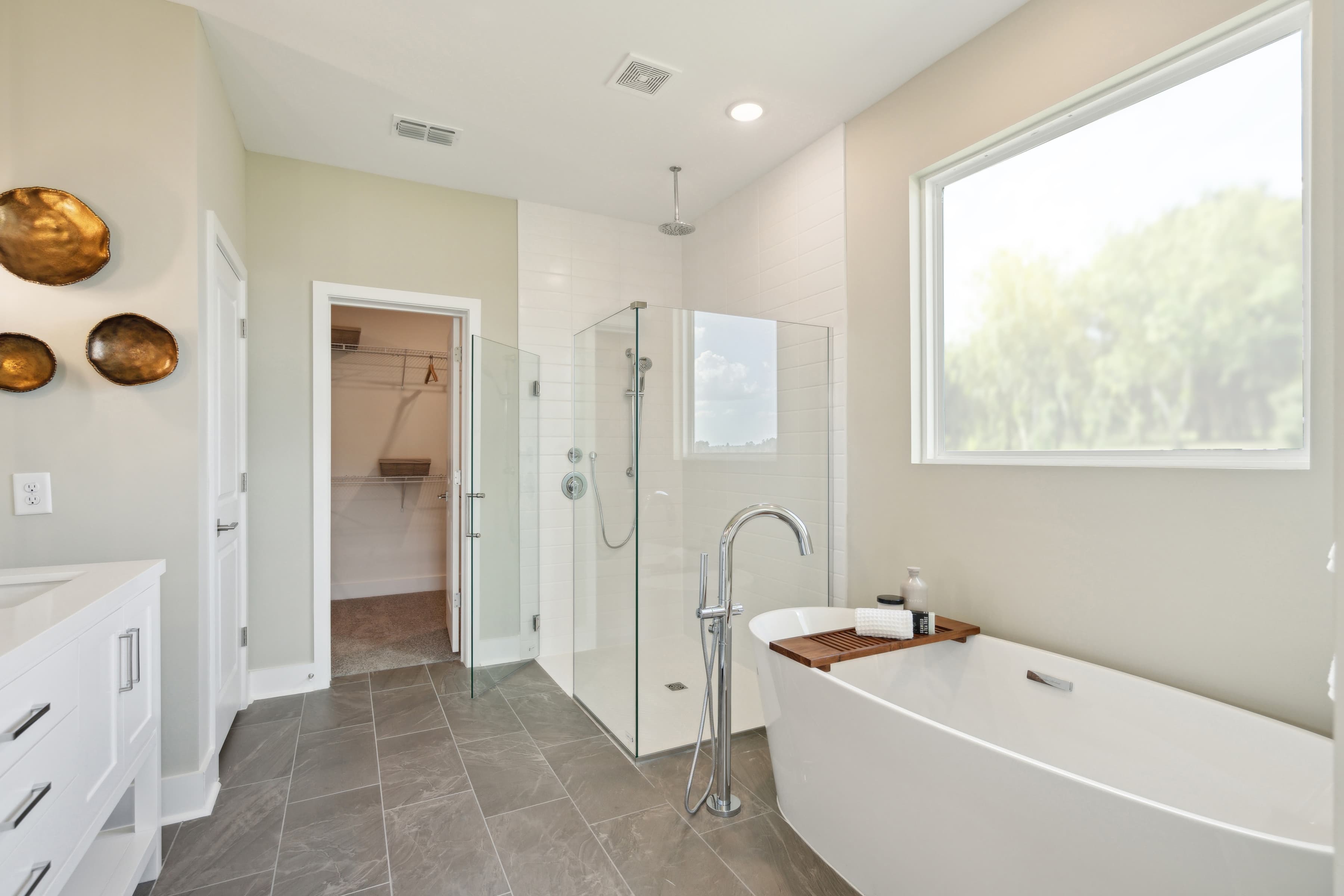 Primary bath with freestanding soaking tub
